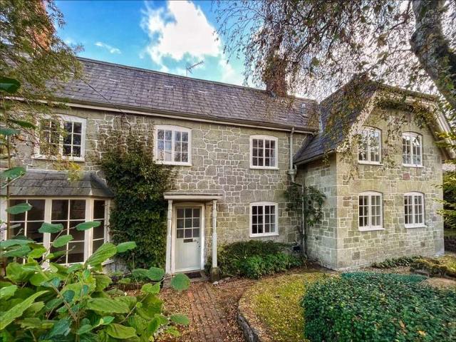 5 Bedroom Semi Detached House