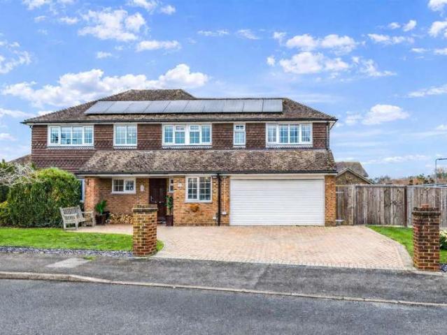 5 Bedroom Detached House