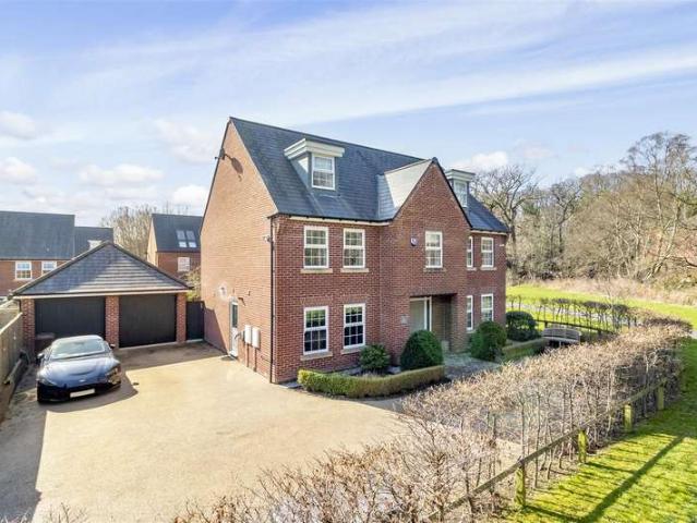 5 Bedroom Detached House