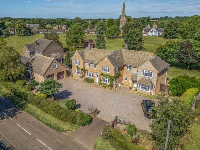 5 Bedroom Detached House