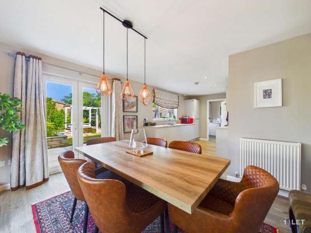 5 Bedroom Detached House