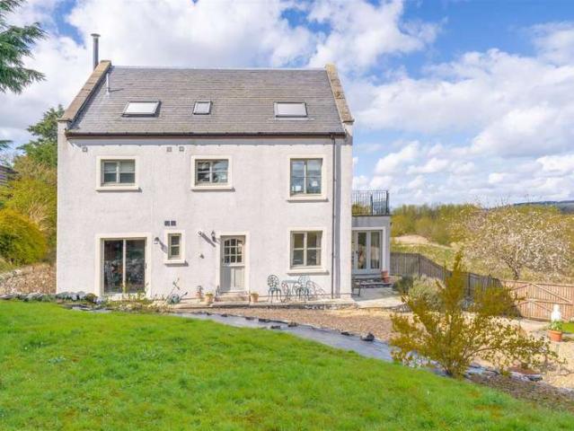 5 Bedroom Detached House