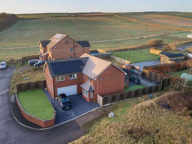 5 Bedroom Detached House