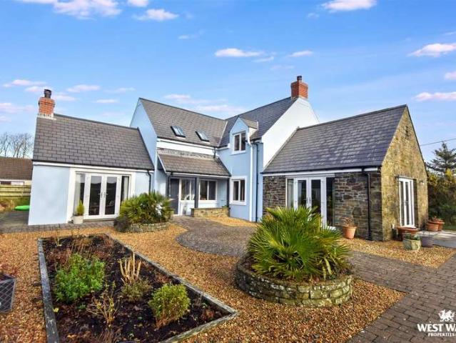5 Bedroom Detached House