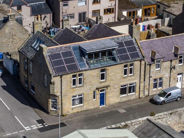 5 Bedroom Detached House