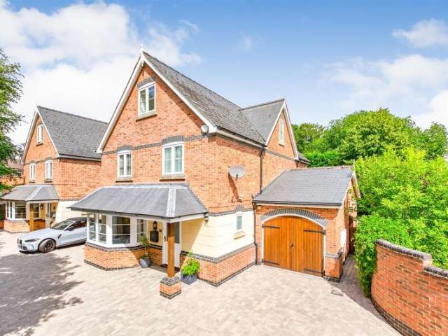 4 Bedroom Detached House