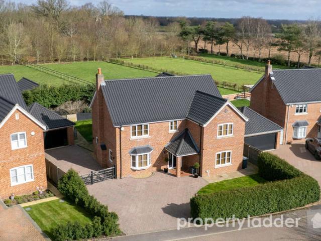 5 Bedroom Detached House