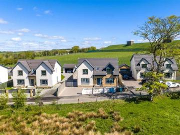 5 Bedroom Detached House