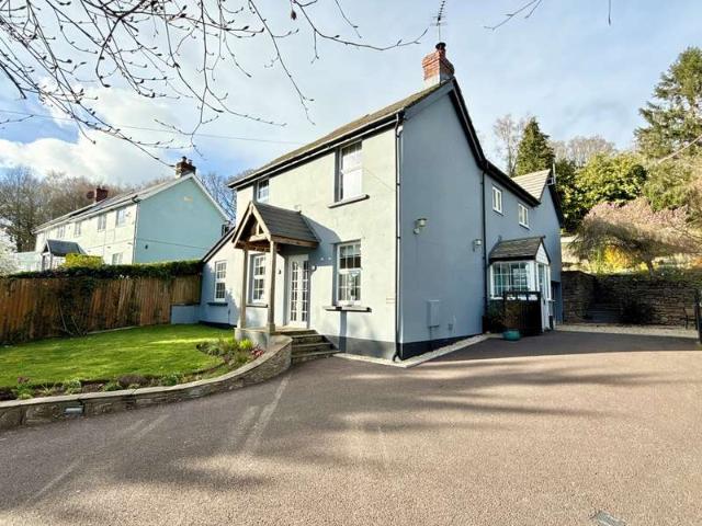 5 Bedroom Detached House