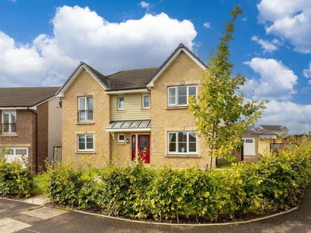 5 Bedroom Detached House