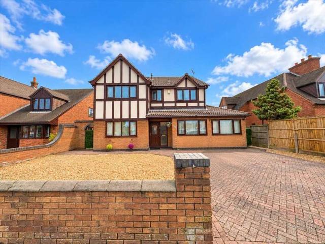 5 Bedroom Detached House