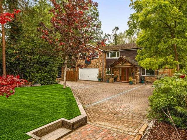 5 Bedroom Detached House