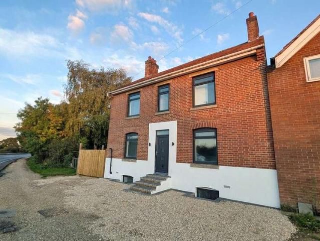 5 Bedroom Detached House