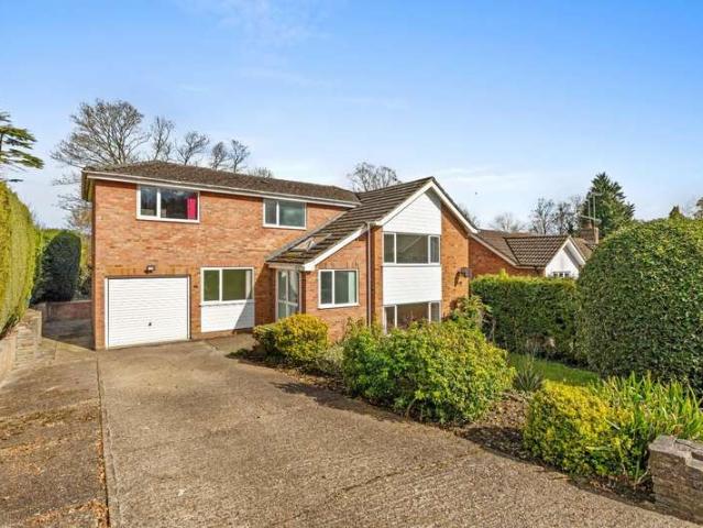 5 Bedroom Detached House