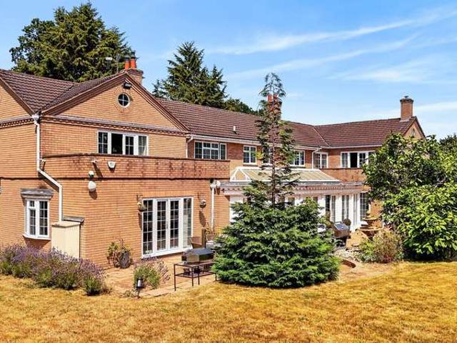 5 Bedroom Detached House