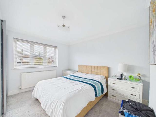 5 Bedroom Detached House