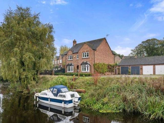 5 Bedroom Detached House