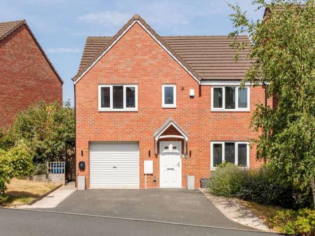 5 Bedroom Detached House