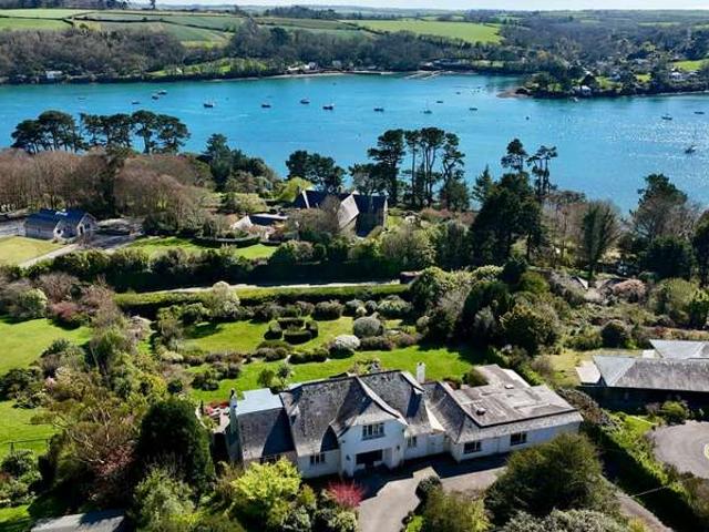 5 Bedroom Detached House