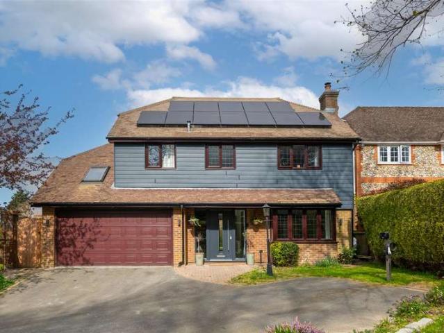 5 Bedroom Detached House