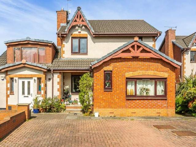 5 Bedroom Detached House