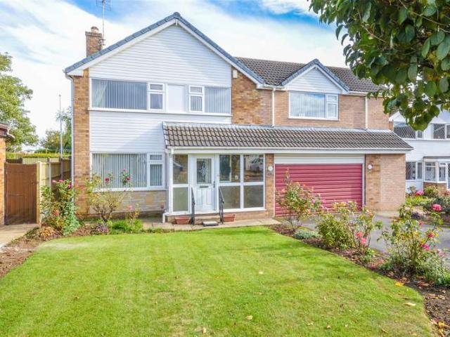 5 Bedroom Detached House