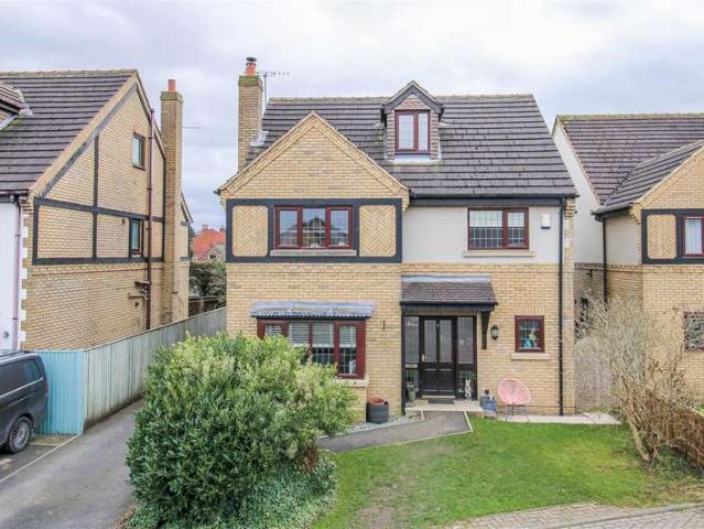 5 Bedroom Detached House