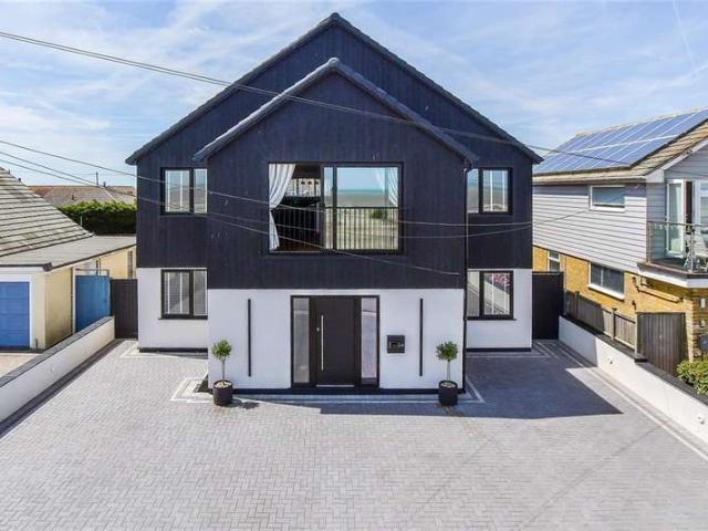 5 Bedroom Detached House