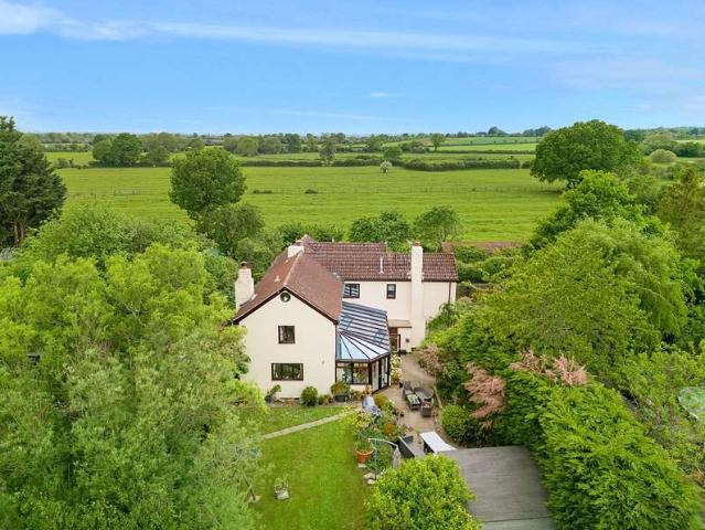 5 Bedroom Detached House