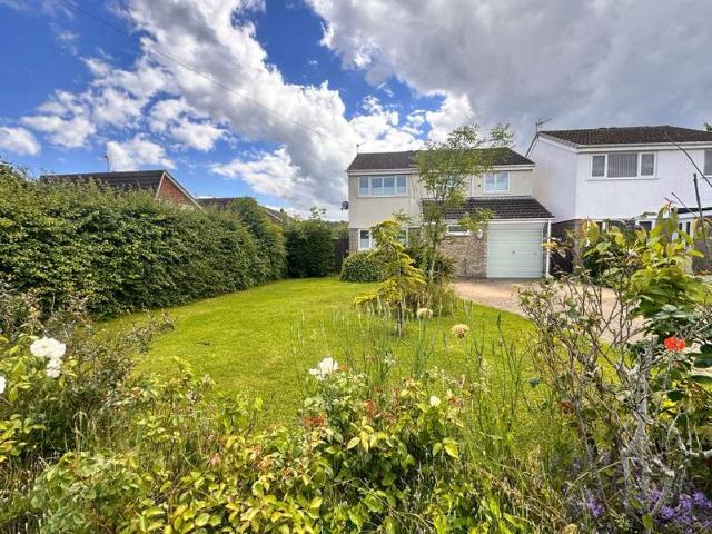 5 Bedroom Detached House