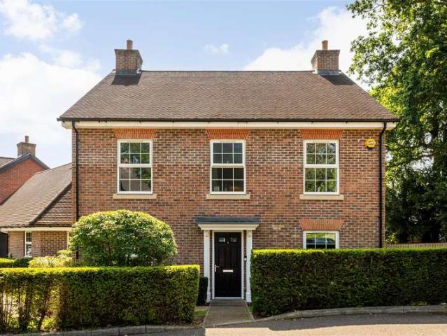 5 Bedroom Detached House