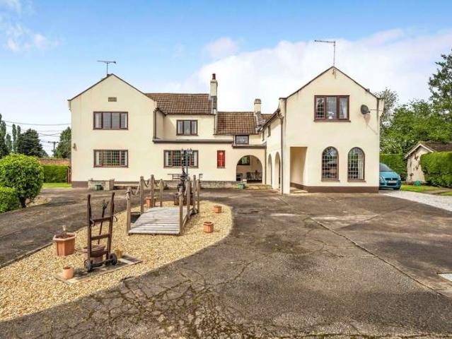 5 Bedroom Detached House