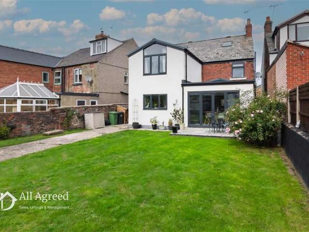 5 Bedroom Detached House