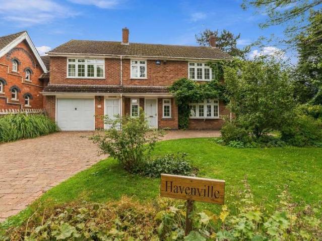 5 Bedroom Detached House
