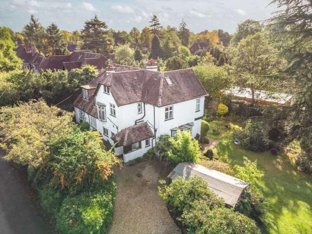 5 Bedroom Detached House