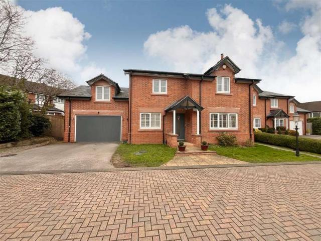 5 Bedroom Detached House