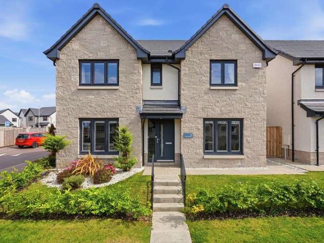 5 Bedroom Detached House