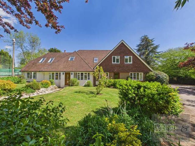 5 Bedroom Detached House