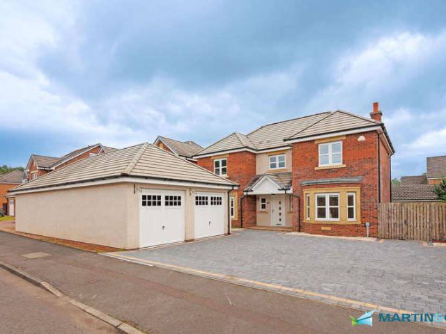 5 Bedroom Detached House