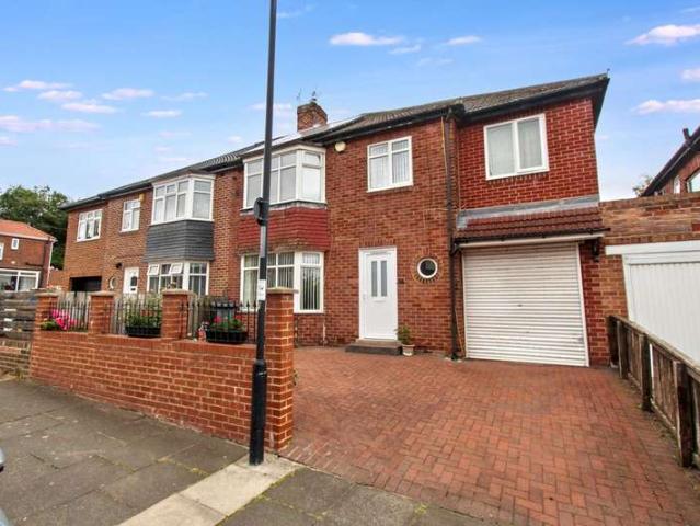 5 Bedroom Detached House