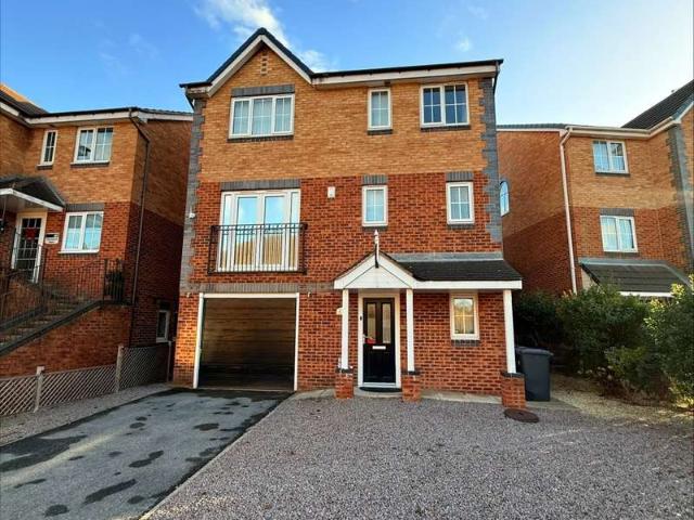 5 Bedroom Detached House