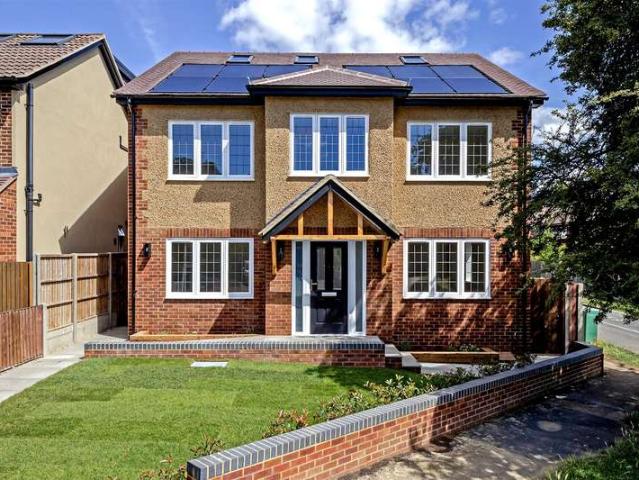 5 Bedroom Detached House