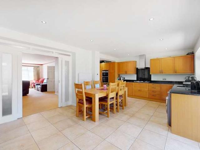 5 Bedroom Detached House