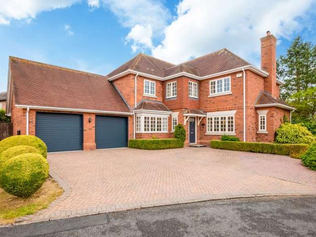 5 Bedroom Detached House