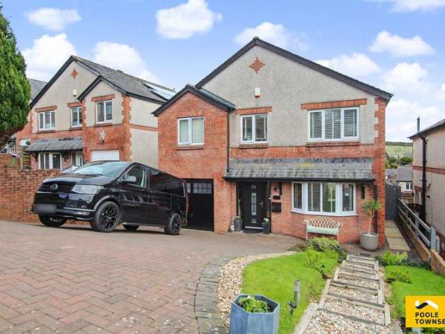 5 Bedroom Detached House