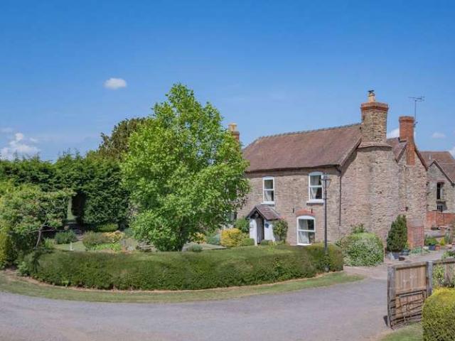 5 Bedroom Detached House