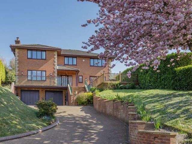 5 Bedroom Detached House
