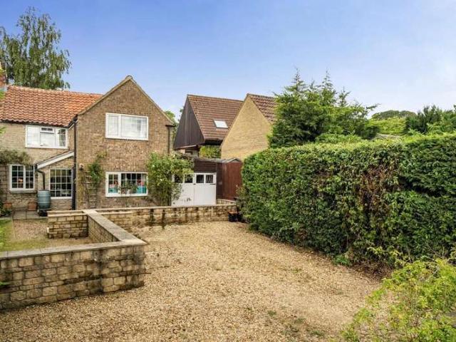 5 Bedroom Detached House