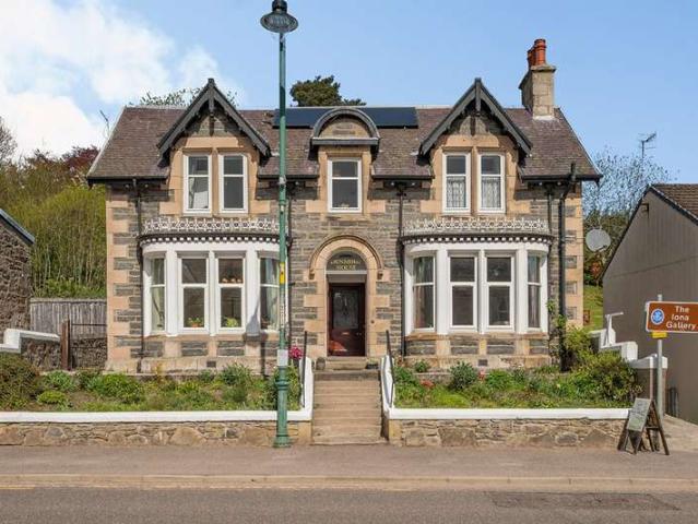 5 Bedroom Detached House