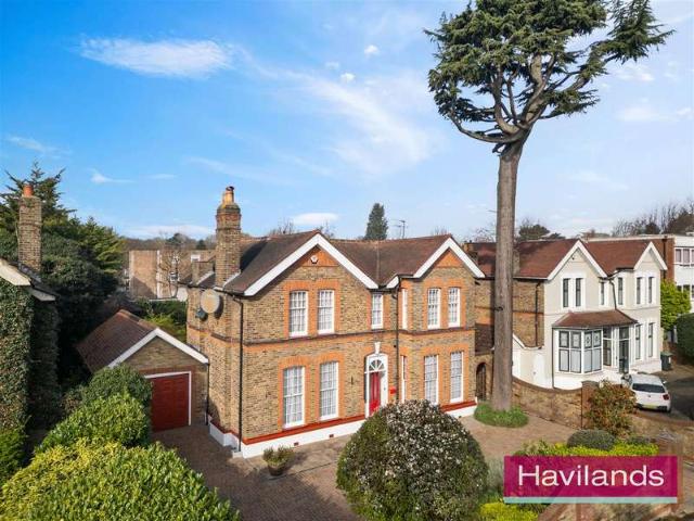 5 Bedroom Detached House